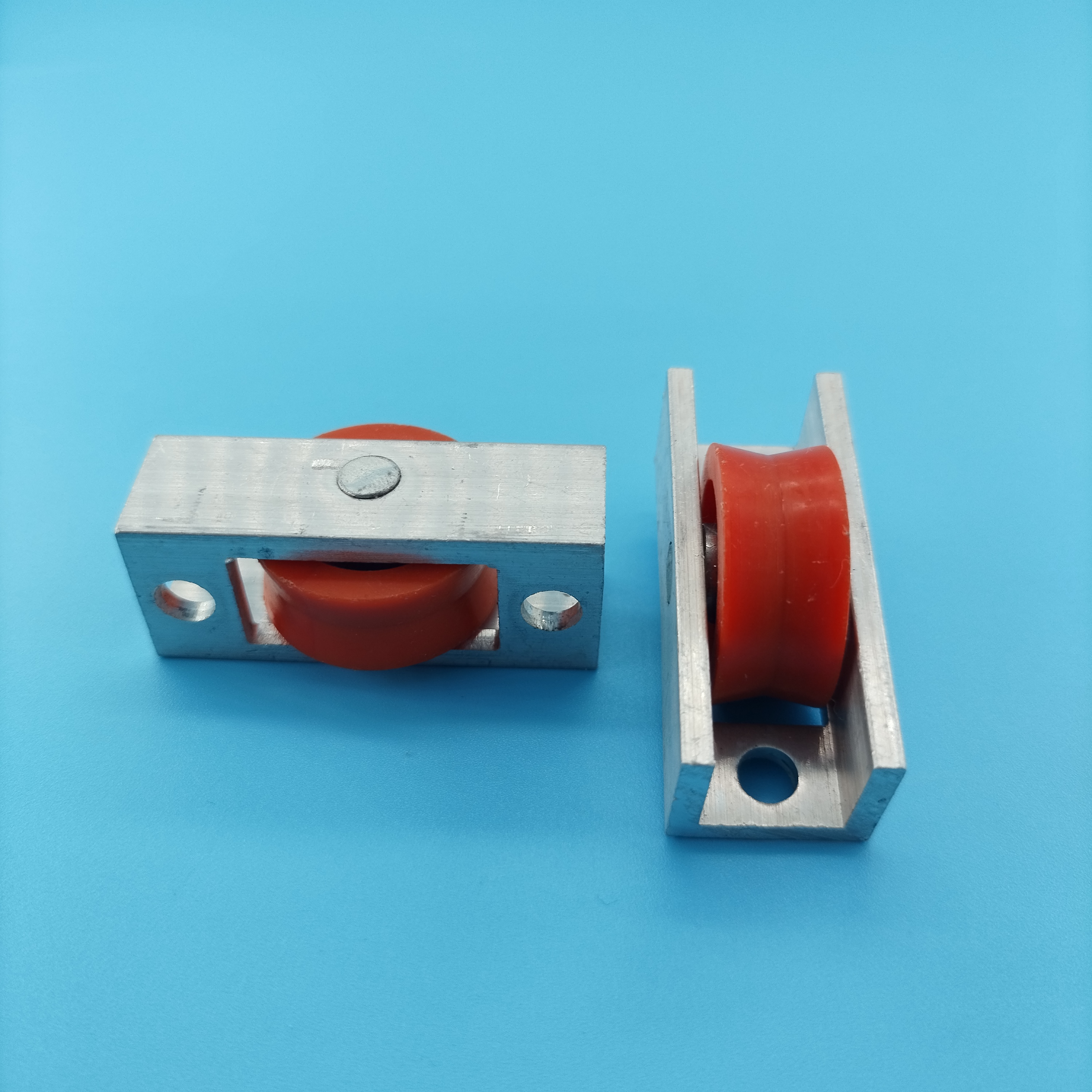 Оранжевое одинарное колесо