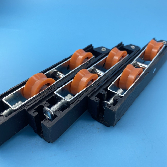 Черное нейлоновое красное двойное колесо